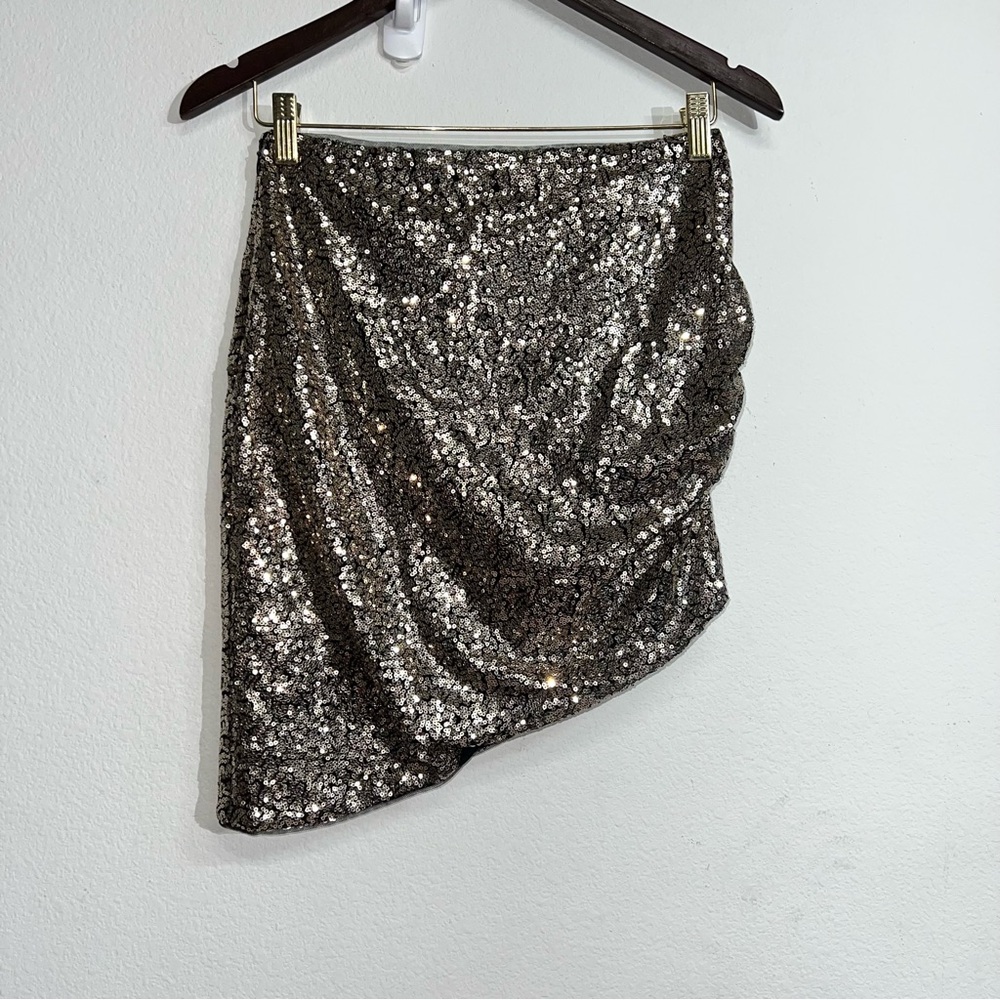 Women’s Mini Asymmetric Sequin Metallic Black / Gold Y2K Skirt‎ Size M